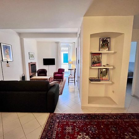Appartement Spacieux En Face Du Port カルヴィ エクステリア 写真
