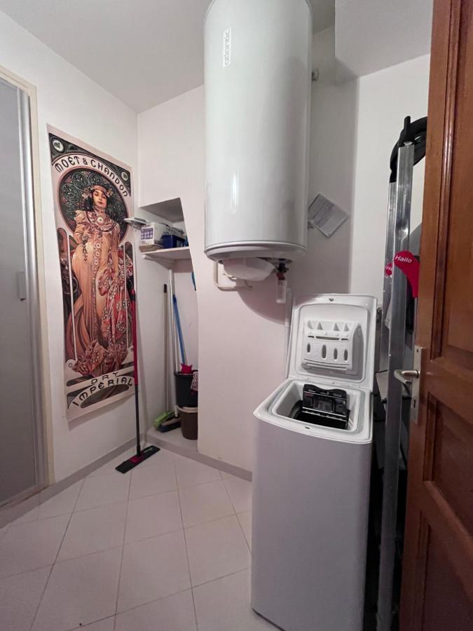 Appartement Spacieux En Face Du Port カルヴィ エクステリア 写真