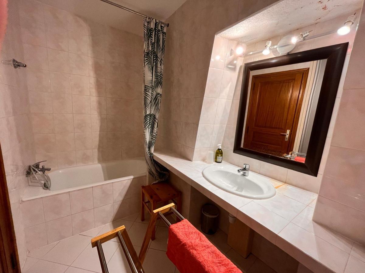 Appartement Spacieux En Face Du Port カルヴィ エクステリア 写真